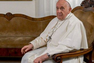 Papa Francisco tem infecção polimicrobiana