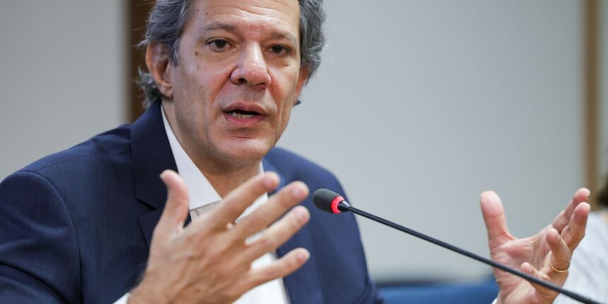 Políticas do governo vão levar dólar a ‘patamar adequado’, diz Haddad