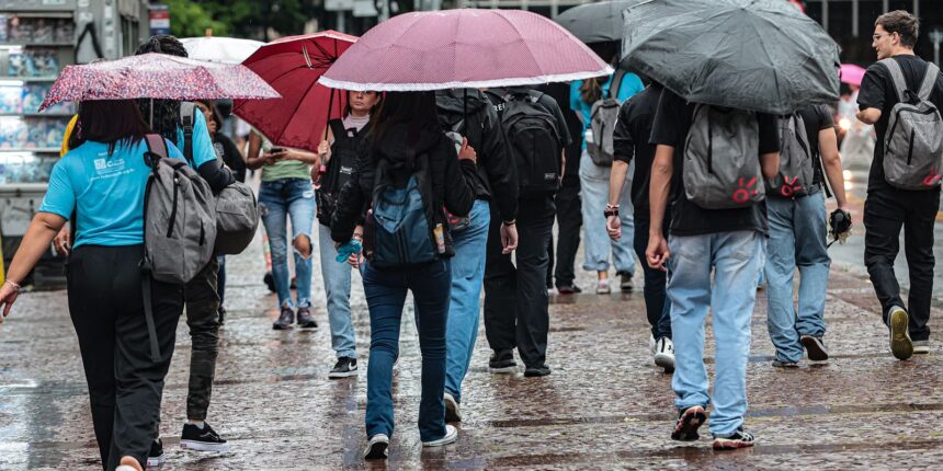 Sábado tem alertas para tempestade e calor extremo no país