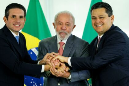 "Sou amigo dos dois", diz Lula sobre novos presidentes do Legislativo