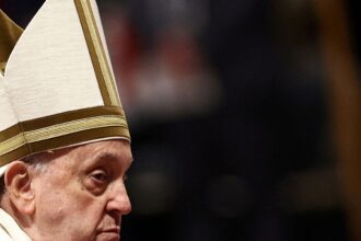 Vaticano diz que Papa Francisco teve noite tranquila no hospital