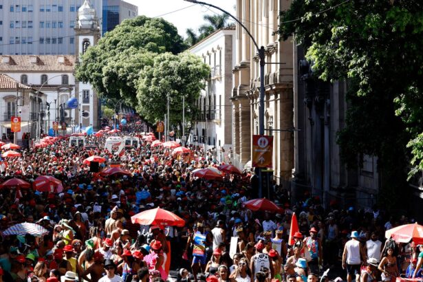 Bola Preta aposta na tradição em desfile no dia do aniversário do Rio