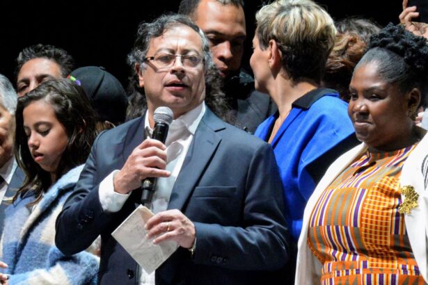 Colômbia: Petro chama atos por consulta popular de reforma trabalhista