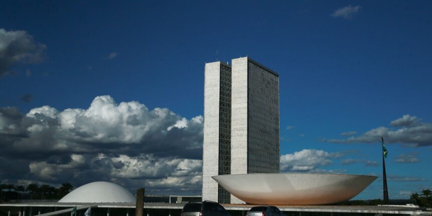 Congresso antecipa votação do orçamento 2025 para esta quinta-feira