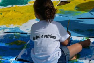 Falta de acesso a creches e escolas impacta mulheres de favelas