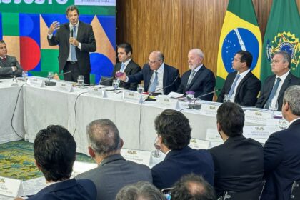 Lula entrega projeto de isenção de IR para quem ganha até R$ 5 mil