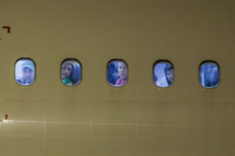 Maior parte de repatriados dos EUA é transportada para Minas