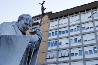 Papa Francisco tem dois episódios de insuficiência respiratória aguda