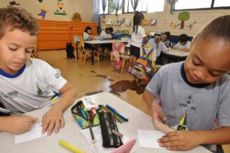 Prêmio Educador Nota 10 recebe inscrições de todo o país