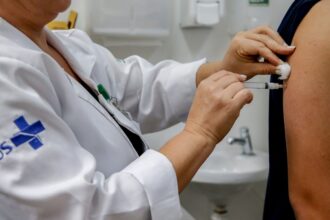 Rio amplia para 18 anos faixa etária para vacinação da dengue