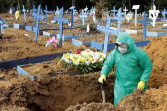 Acervo denuncia política de morte na pandemia e pode embasar reparação