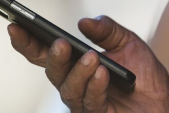 Anatel: nove em cada dez brasileiros têm acesso à telefone celular
