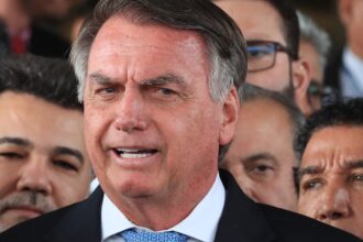 Após atendimento em Natal, Bolsonaro será transferido para Brasília