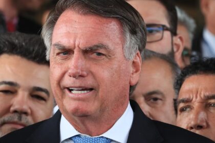 Após atendimento em Natal, Bolsonaro será transferido para Brasília