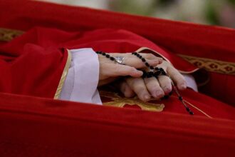 Argentina se despede do papa Francisco com "abraço simbólico" em missa