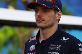 Chefe da Williams vê "desvantagens" em ida de Verstappen para Mercedes