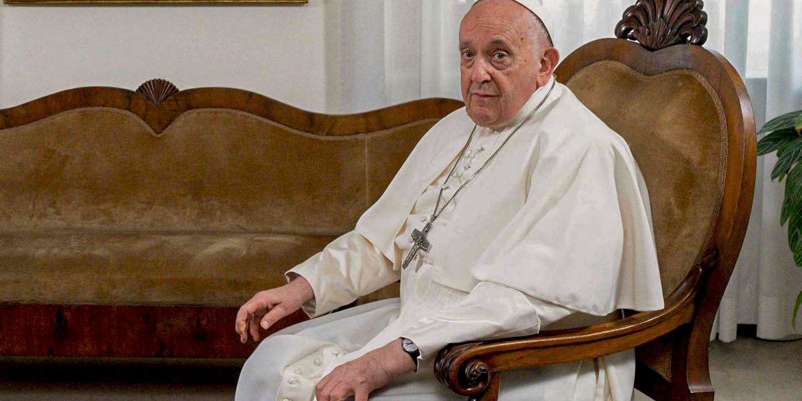 Chefes dos Três Poderes destacam legado do papa Francisco