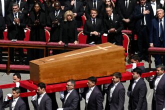 Corpo de papa Francisco é sepultado na Basílica de Santa Maria Maior