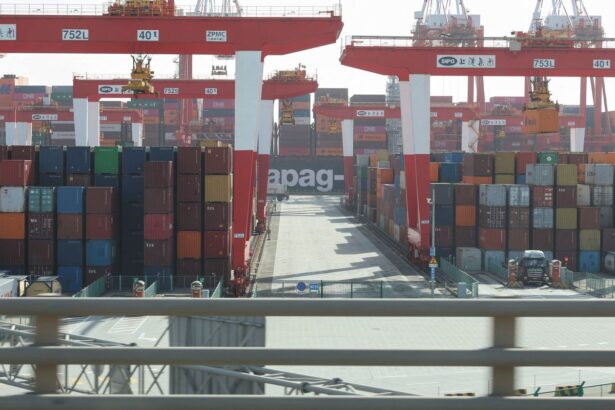 EUA vão taxar produtos da China em 104% a partir desta quarta