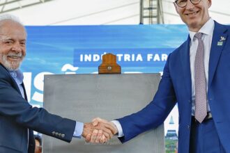 Em evento com Lula, farmacêutica anuncia expansão no Brasil