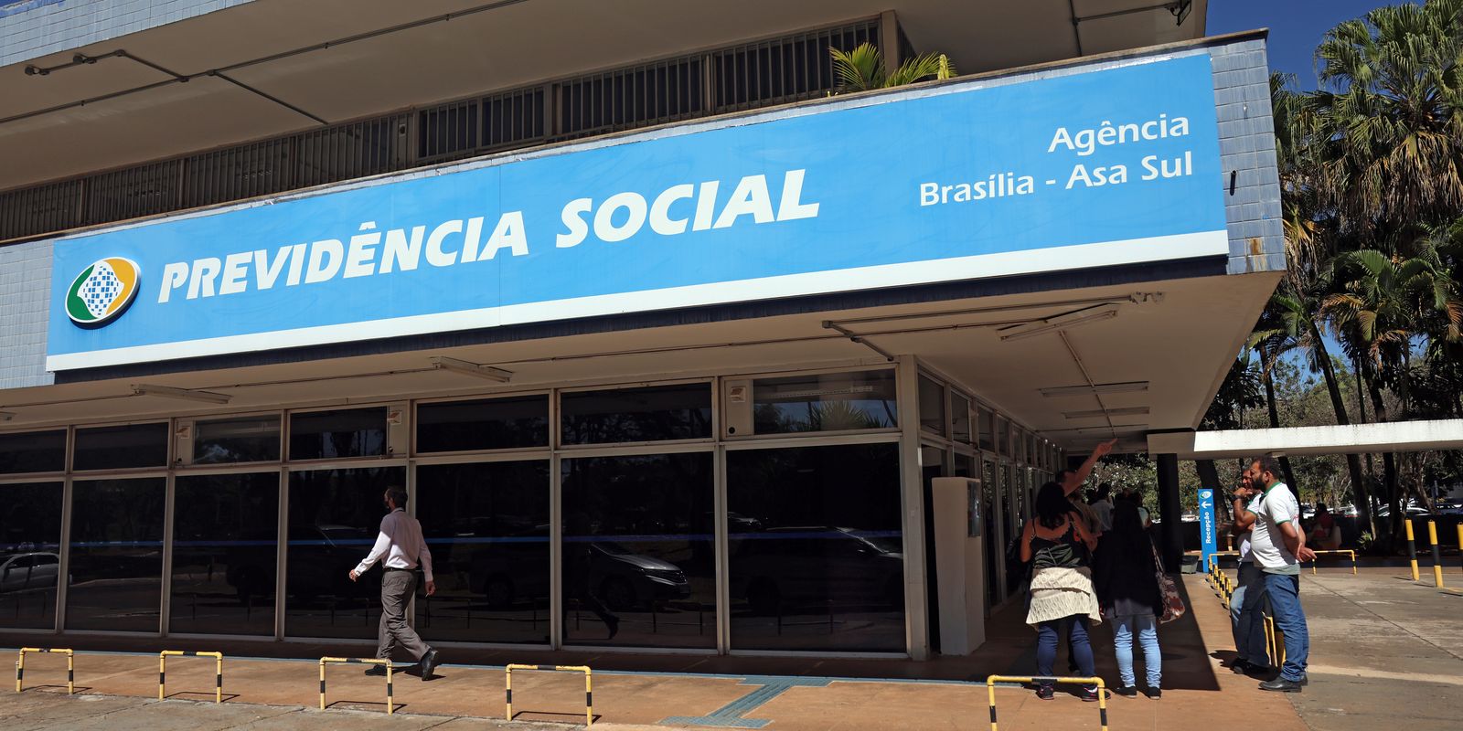 Governo retoma bônus de produtividade para reduzir filas do INSS