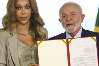 Lula diz que atitude do governo dos EUA com Erika Hilton é abominável