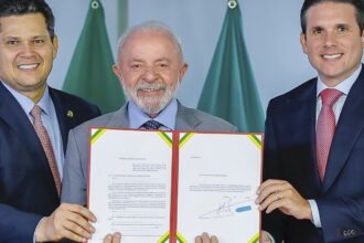 Lula entrega PEC da Segurança Pública para tramitação no Congresso