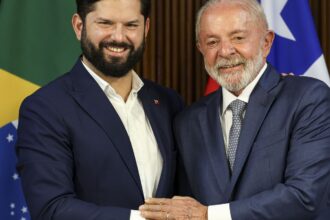 Lula recebe Boric e defende integração sul-americana