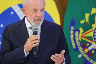 Lula sinaliza nomeação de Pedro Lucas para as Comunicações