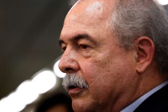 Mercadante: guerra tarifária traz riscos e oportunidades para o Brasil