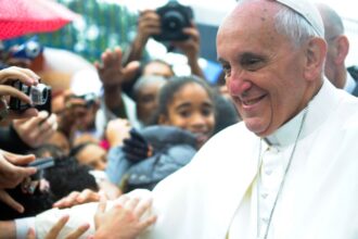 Movimentos sociais lamentam morte do "papa dos pobres"