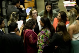 Mudança no Código Eleitoral reduz participação feminina, diz Oxfam