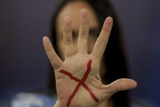 Mulheres vítimas de violência podem ter reconstrução dentária pelo SUS