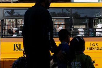 Ataque suicida contra ônibus escolar deixa cinco mortos no Paquistão