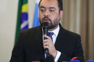 Cláudio Castro propõe acordo com agência norte-americana para fortalec