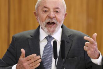Com crise de labirintite, Lula faz exames em hospital em Brasília