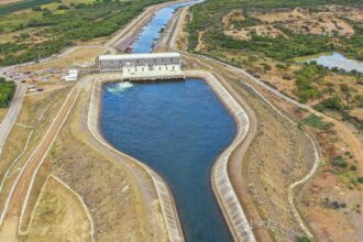 Comissão do governo visita obras da transposição do São Francisco