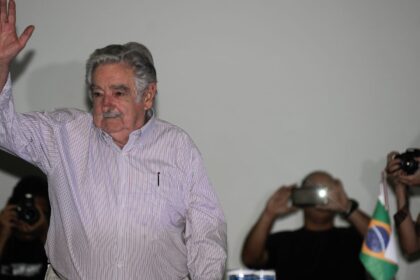 Deputados e senadores brasileiros lamentam morte de Mujica