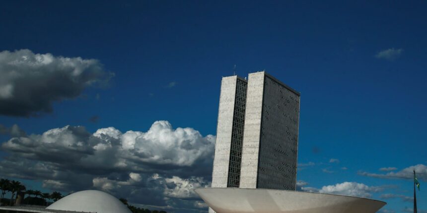 Estudo mapeia “bancada da bala”, que tem poucos projetos sobre armas