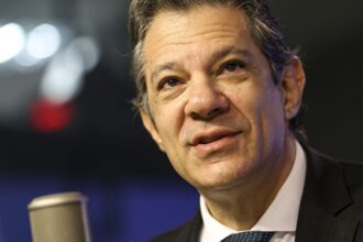 Haddad reúne-se com secretário do Tesouro de Trump em meio a tarifas