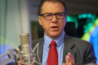 Jornada 6x1 é cruel, diz ministro do Trabalho, Luiz Marinho