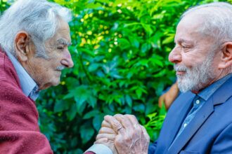 Lula: Mujica mostrou "que luta política e doçura podem andar juntas"