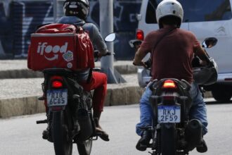 Mais de 32 milhões são autônomos informais ou trabalham sem carteira