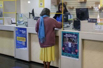 Mais de 60 mil vítimas de fraude no INSS foram atendidas nos Correios