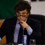Milei restringe imigração e permanência de estrangeiros na Argentina