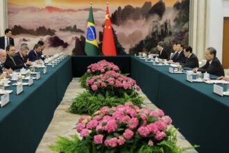 Parcerias com China beneficiarão infraestrutura e saúde, diz Lula