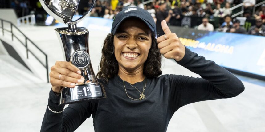 Rayssa Leal estreia na temporada da SLS com vitória na etapa de Miami