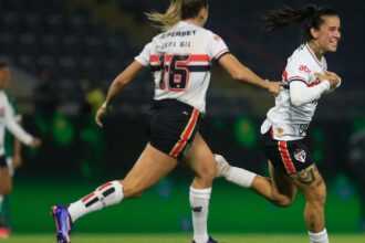 São Paulo vence Palmeiras e sobe para 4º lugar no Brasileirão Feminino