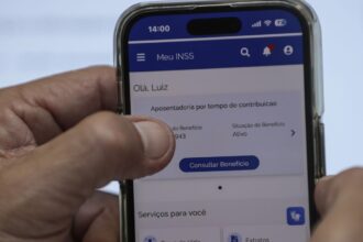 Segurados do INSS podem pedir devolução de descontos ilegais