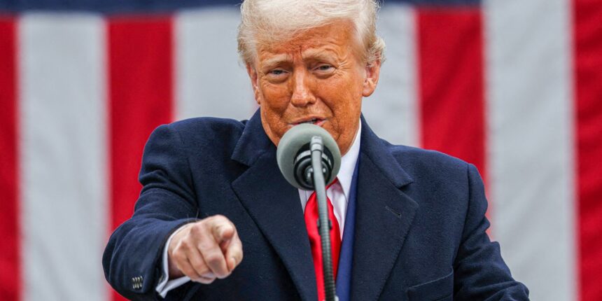 Trump diz que Putin ficou "absolutamente louco" e analisa mais sanções